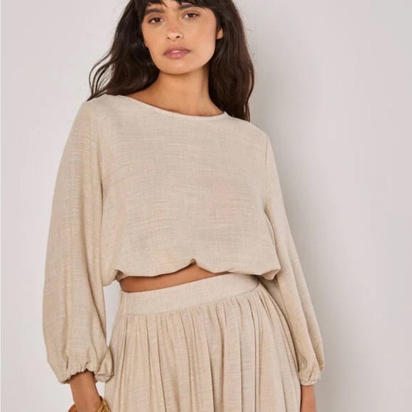 APRICOT Tops - APRICOT Linen Blend Bubble Hem Crop Top